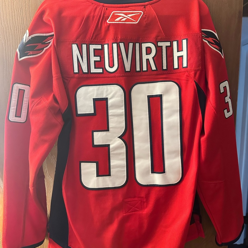 Washington Capitals Michal Neuvirth authentic jersey size 48 w/fight strap